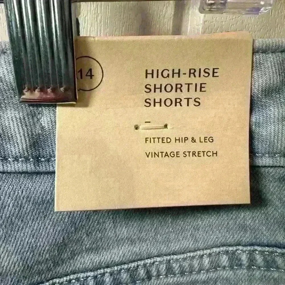 Universal Thread Women’s NWT High Rise Shortie Shorts size 14 - Picture 5 of 5